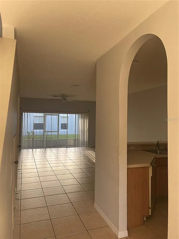 2 bed, 2.5 bath, 1304 sqft, $2,000 — Photo 3