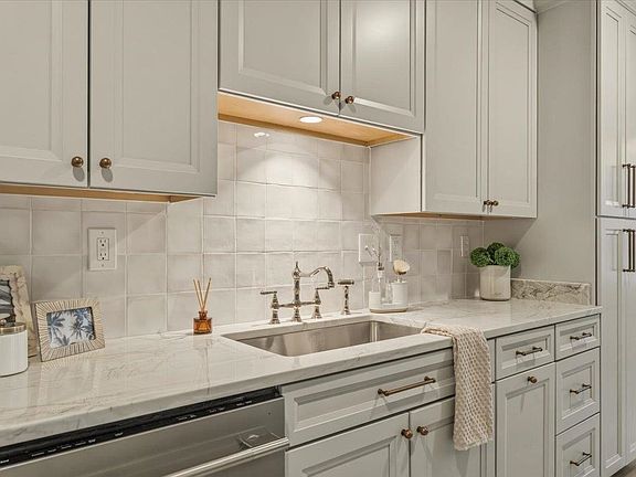 3rd image of 3095 Sandy Creek Dr
