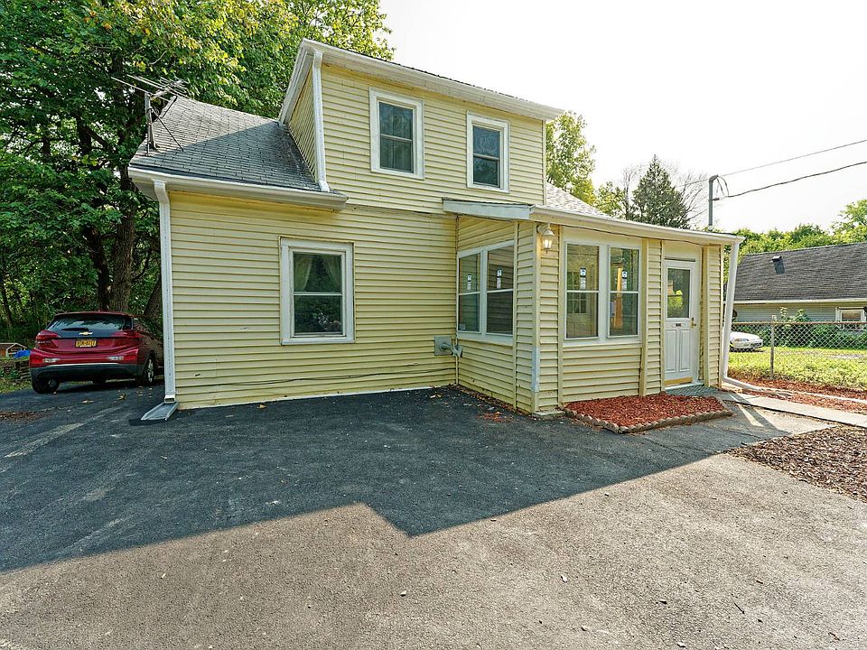 1st image of 1020 2nd Ave