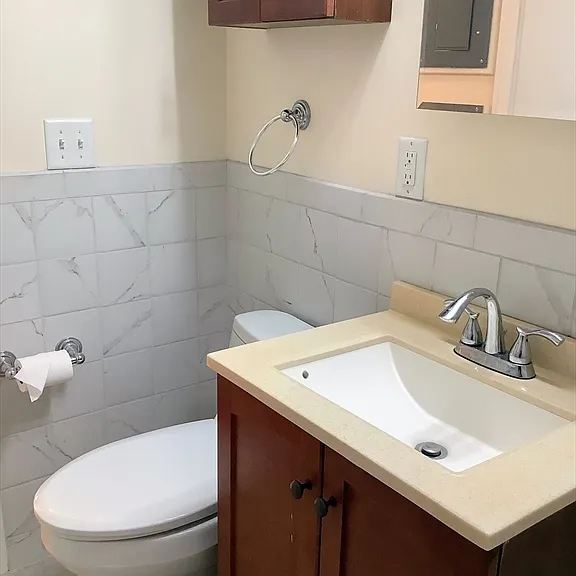 1105 Lexington St #9 — Photo 16