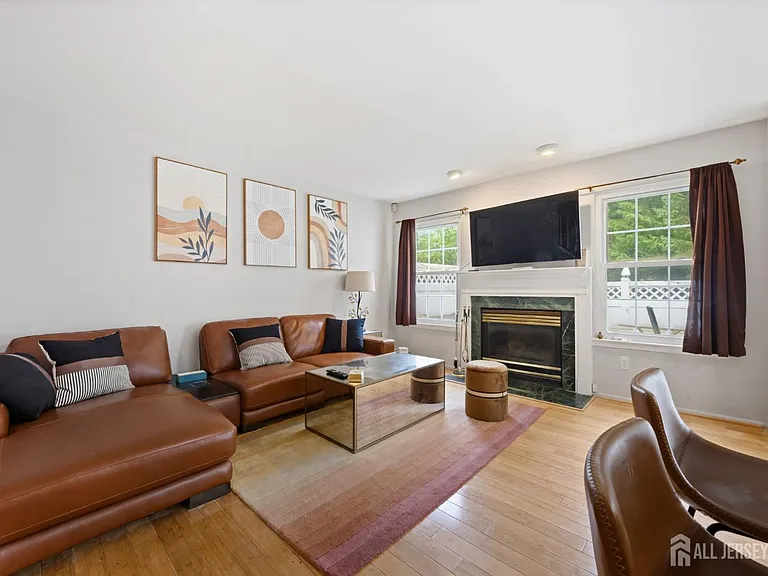 301 Pheasant Run — Photo 13