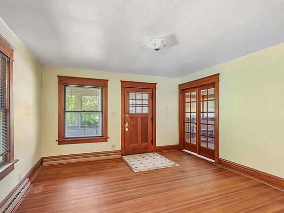 4th image of 1427 48th St