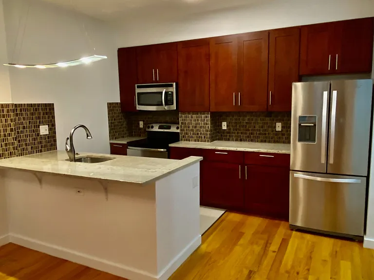 367 Waverly Ave #2D — Photo 2