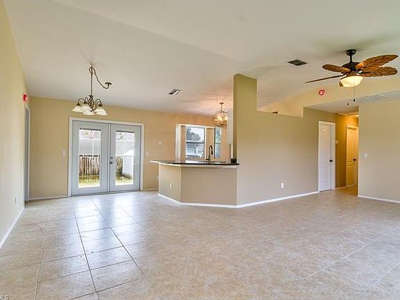 5th image of 18351 Camellia Rd