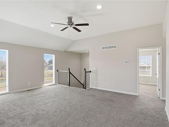 4th image of 21721 N Rdg