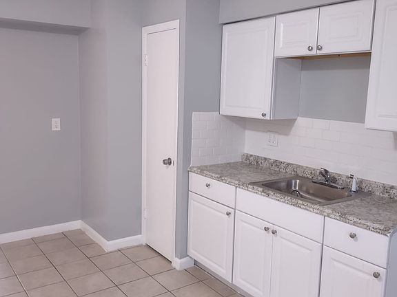 5th image of 13 Lake Villa Way
