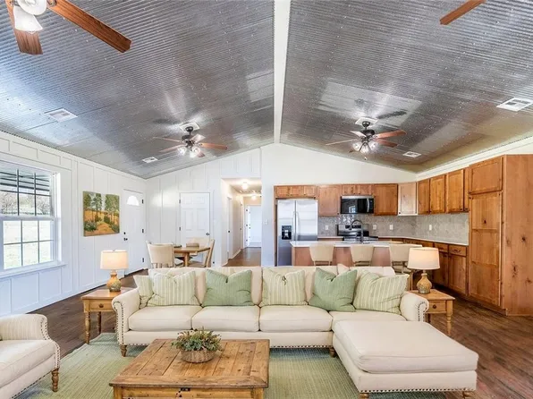 17712 Beav O Rama Rd, Fayetteville, AR 72703