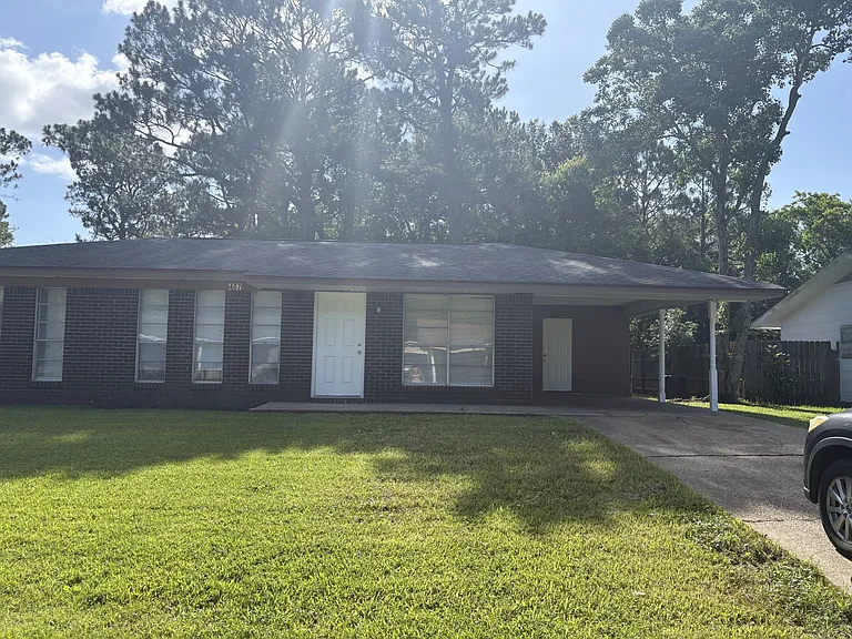 407 W Stevens Cir — Photo 1