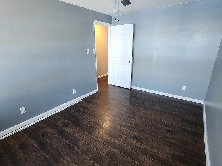 138 Henry St #3E — Photo 17