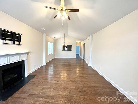 5th image of 11017 Hat Creek Ln