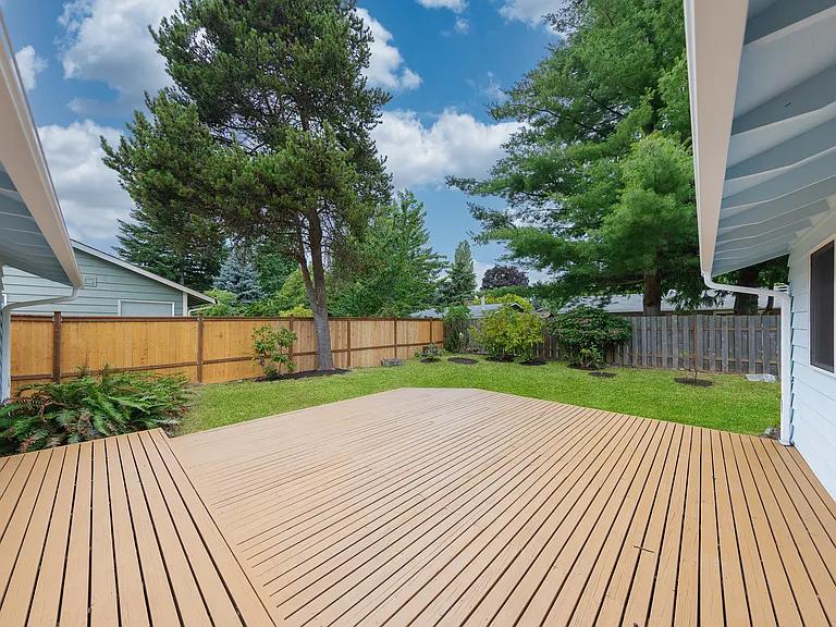 8808 NE 139th St — Photo 30