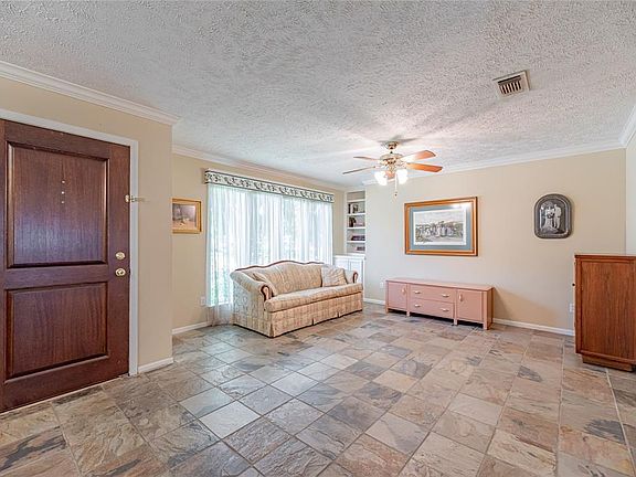 4th image of 21307 Park York Dr