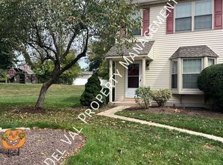 313 Cherrywood Ct, Pottstown, PA 19464