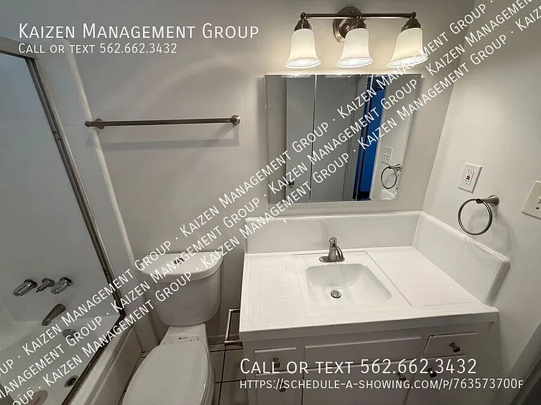 4029 W 142nd St #F — Photo 13