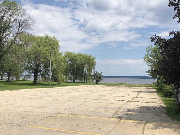 5th image of N8753 Lakeshore Dr