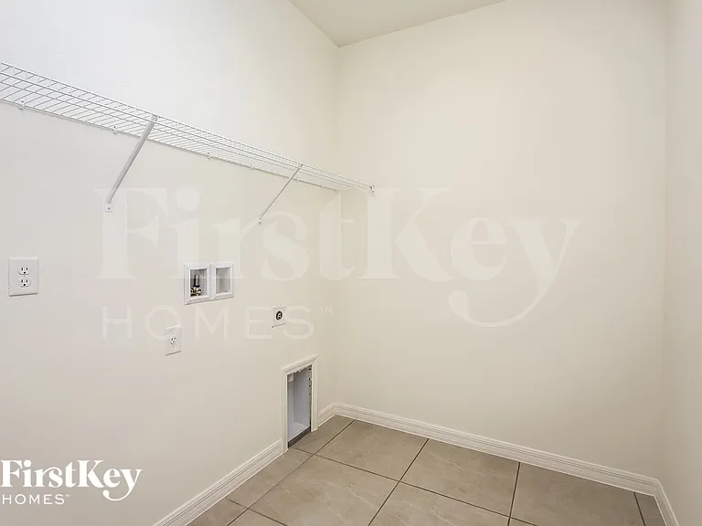 360 Corbel Ln — Photo 14