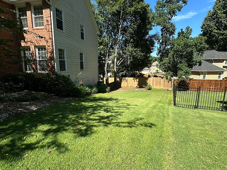 Pinehollow Ct — Photo 76