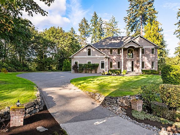 4th image of 166 Bella Bella Drive