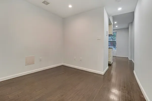 Rented by Creed Realty Group | media 4