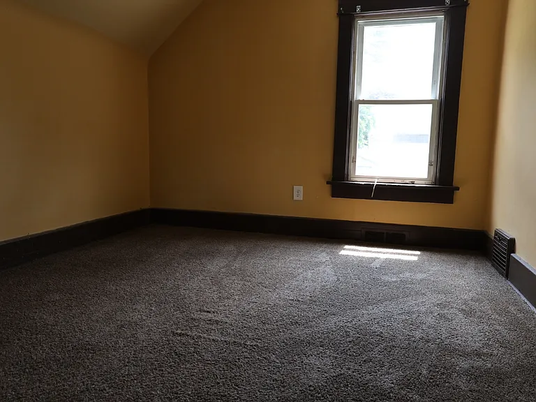 1896 Penthley Ave — Photo 13