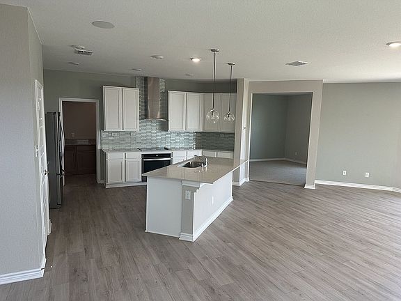 2nd image of 118 E Granite Shores Dr
