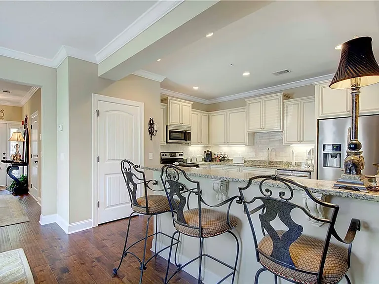 404 Reserve Ln — Photo 6