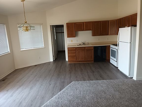 3rd image of 255 W Acorn Dr #255