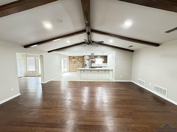 2nd image of 2806 Emerald Dr