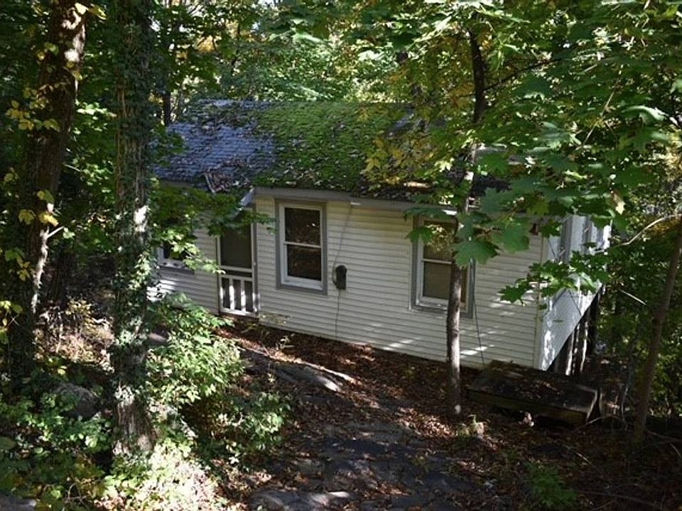 2nd image of 179 Brook Trl