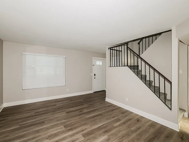8737 W Bluefield Ave — Photo 6
