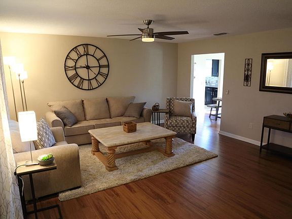 3rd image of 5807 Alstrum Dr