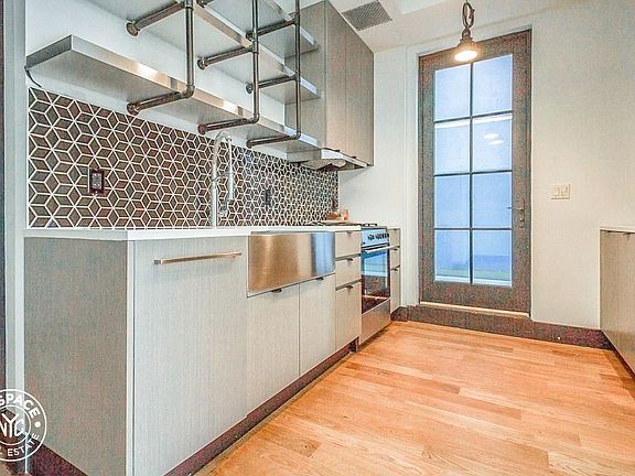 4th image of 82 Jefferson St #7D