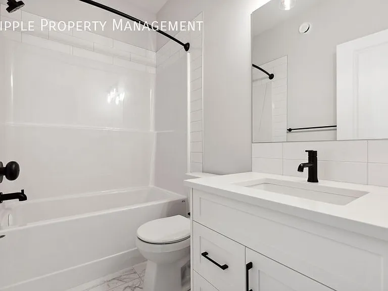 152 Setonstone Mnr SE #UPPER — Photo 8