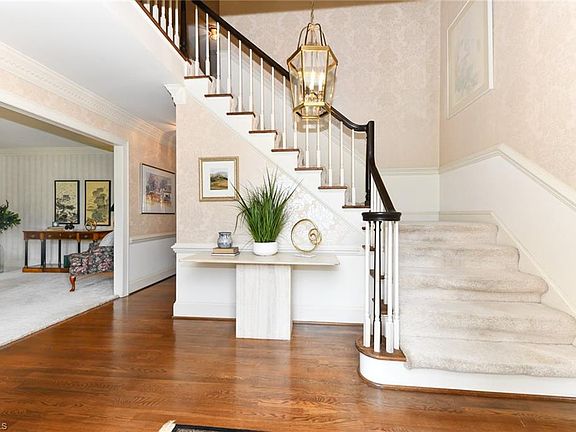 4th image of 616 Wedgedale Ave