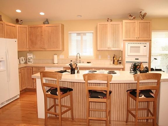 5th image of 216 Crestview Dr