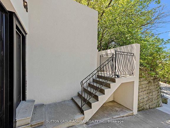 4th image of 35 Beechwood Dr