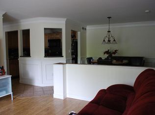 304 Raintree Ct, Helmetta, NJ 08828