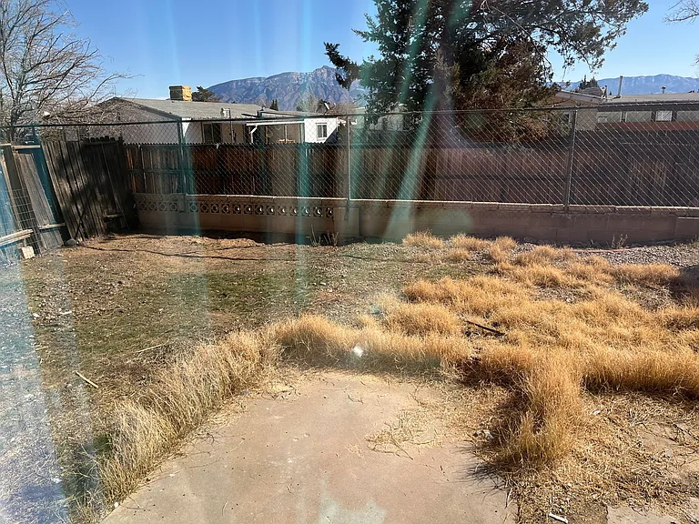 Fully Updated 2 Bedroom End Unit in Rio Rancho — Photo 29