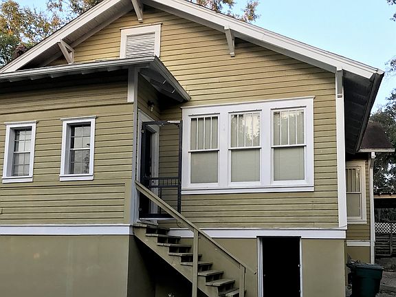 rear / door to basement