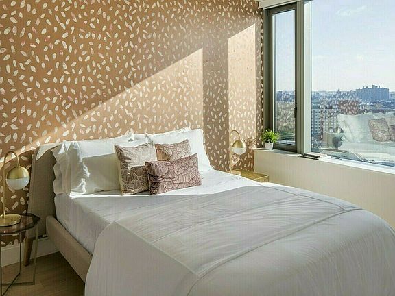 3rd image of 10 City Pt APT 41K