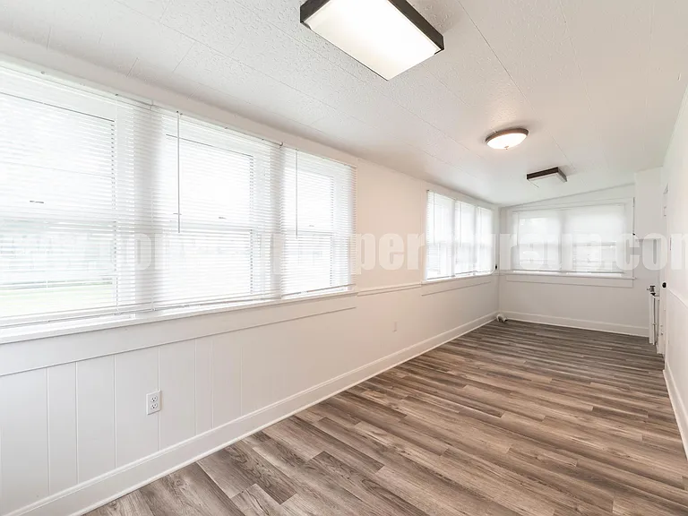 1404 Clifton St — Photo 9