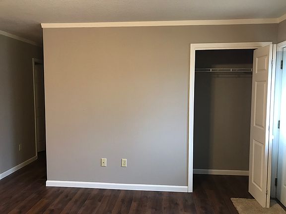 5th image of 1124 Hawthorne Dr