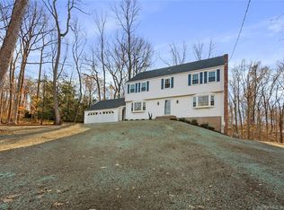 212 Candlelight Dr, Glastonbury, CT 06033