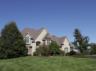 37W360 Mission Hills Dr, St Charles, IL 60175