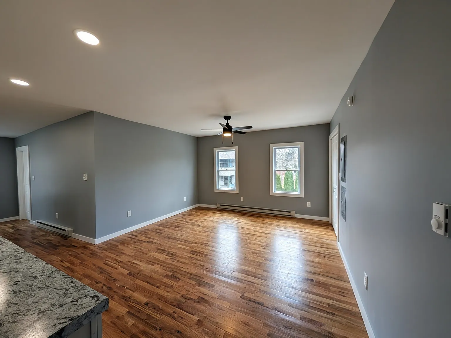 510-512 Columbia Street - 510 Upper — Photo 2