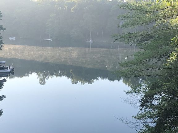 5th image of 142 Canterbury Dr