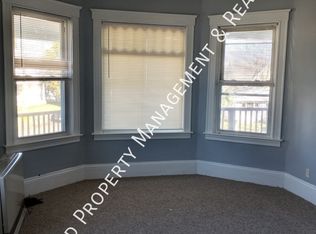 556 S Main St #2F, Woonsocket, RI 02895