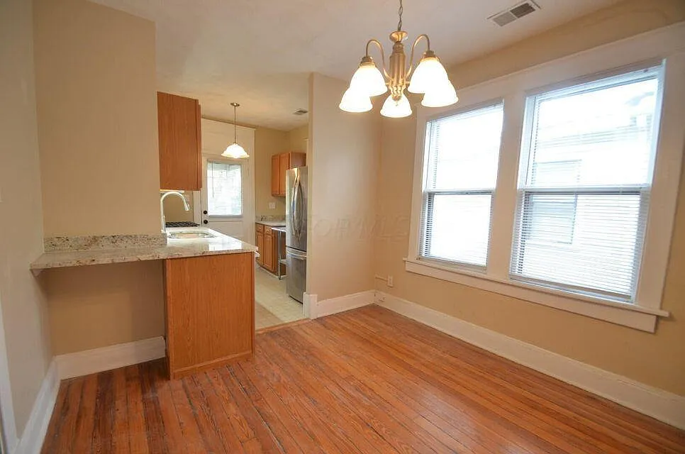 2 bed, 1392 sqft, $1,995 — Photo 4