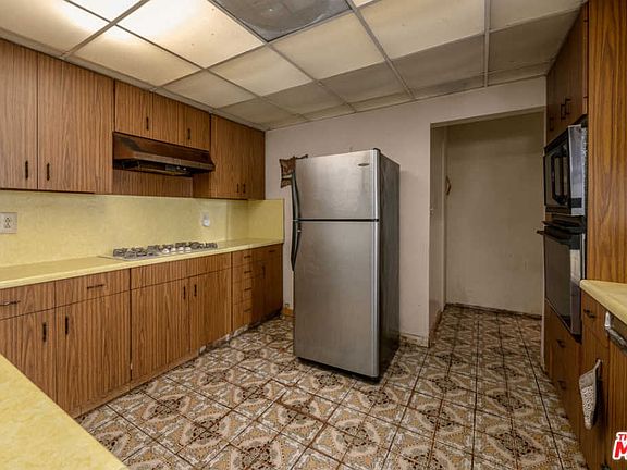 5th image of 5243 Sumner Ave