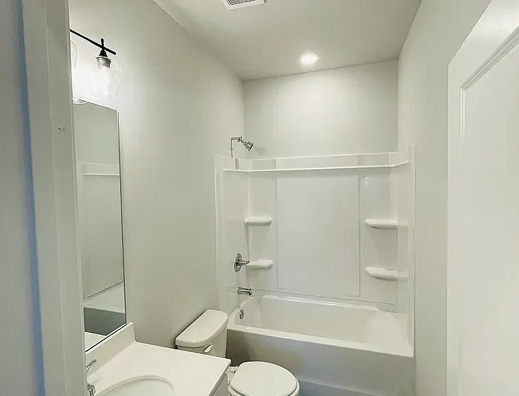 126 Lauren St — Photo 23
